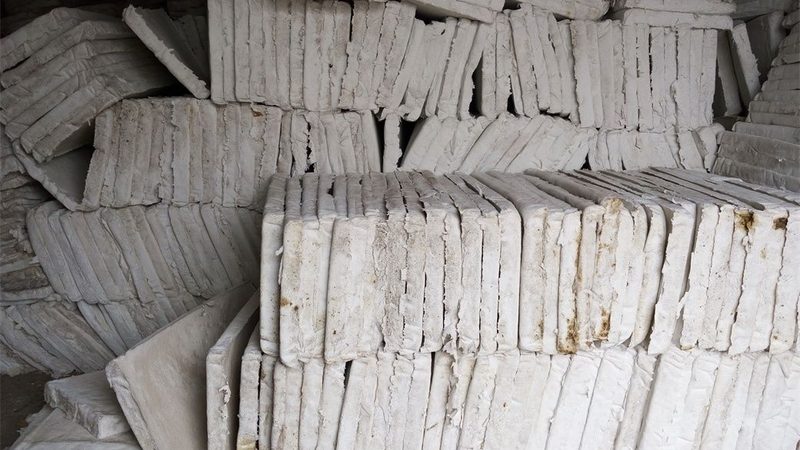 屋顶聚氨酯防水涂料和卷材哪个好